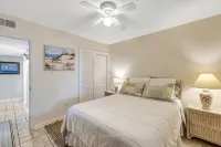 End Unit Oceanfront Condo 2 Min to Beach 1.5 if You Run That View Though!!! - balcony