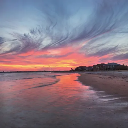 Sun & Fun @ Can't Be Beat Beachfront Location!