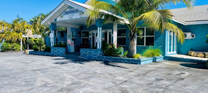 Ocean Views - Comfy Family Home Sleeps up to 10 - Hideaways Beach Club Hotel a George Town