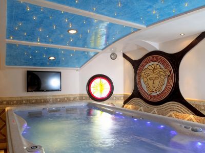 Officer's Yacht Club Resort & Spa
