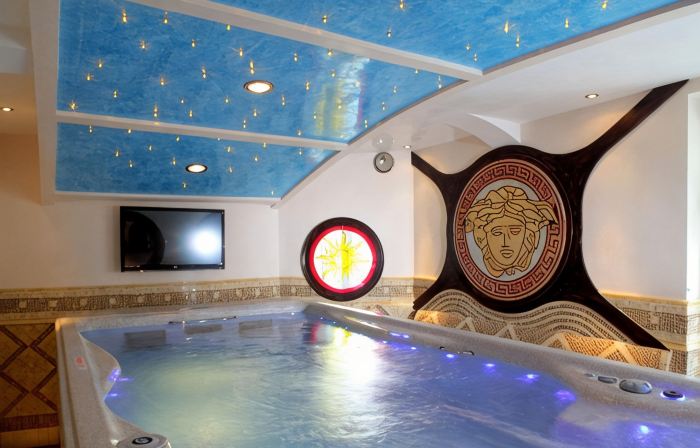 Officer's Yacht Club Resort & Spa