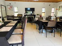 Comfort-driven Hotel Rooms in Hazeldene - 2335 - Apartments