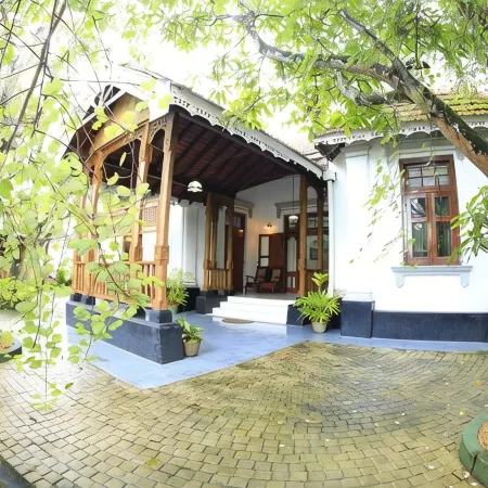 Villa 80