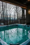Modern Hocking Hills Cabin with Hot Tub, Arcade, Fire Pit Sleeps 8 - Homestays