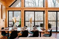 Modern Hocking Hills Cabin with Hot Tub, Arcade, Fire Pit Sleeps 8 - Homestays