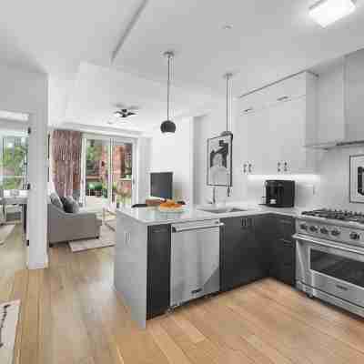 Modern 4 bedroom in heart of Downtown Brooklyn across from Barclay's center Others