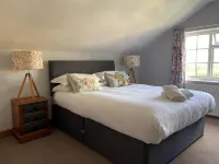 Three Horseshoes Inn - 2-Star