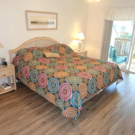 Gorgeous 3 Bedroom Townhouse, Bethany Beach, steps from pool and fitness center
