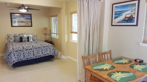 Awesome private studio w/AC one block to Sunset Beach - 3 estrellas
