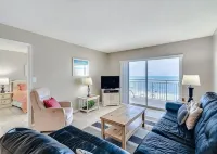 DIRECT BEACHFRONT CONDO Pool, Beautifully Renovated 2 Bedroom 4th Floor Balcony. - 2-نجوم