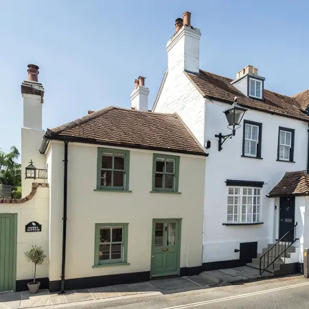 Quaint 18th Century Fishermans Cottage in Lymington