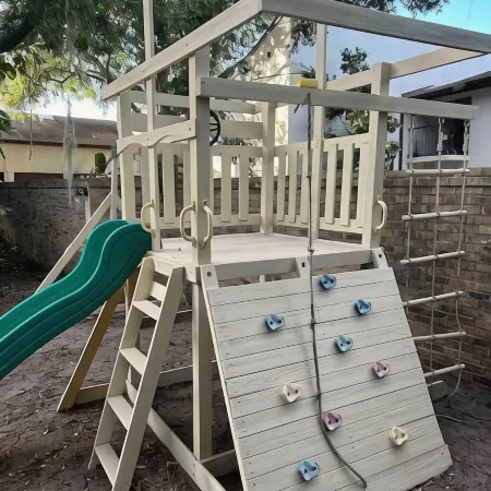 Renovated Peaceful Luxury Walk to Mall Park Publix