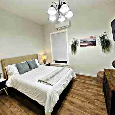 Classy 2BR/1.5BA Downtown Sacramento Rooms