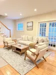 7Mins to Yale I ENTIRE HOUSE I Large fenced yard I King bed I 3BR I Group Gather - 4-Sterne