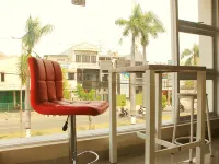 THE VILLA SOLO BARU Hotéis em Grogol