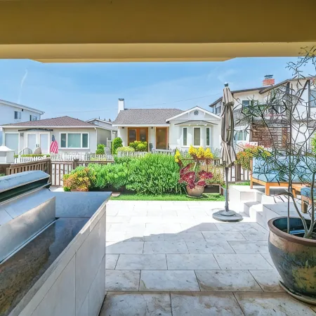 Cozy Beach Living with Large Patio & Garage Parking - Sleeps 4