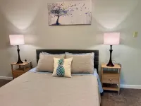 Charming 2BR w/ Garden Retreat & 2 Free Parking - Homestays