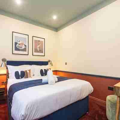 Chambers Residence | 2BR | Opulent Character Rooms
