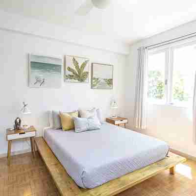 Family Stay 4 min to Beach: Grill, Crib & Parking Rooms