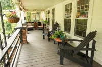 Cozy 2-bedroom bungalow in lovely Winston-Salem - 4-Star