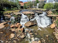 Downtown Condo Steps to Main Street - 4 stelle