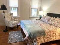 Five Star Charmer! Great Location Downtown & Stadium! Parking too! - Condos