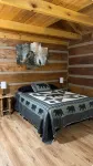 Charming 3-Bedroom 5 Bed Hottub Cabin WiFi in Scenic Seneca Rocks West Virginia - Feriehus