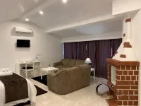 The Rock Guest House - Homestays