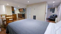 Great Family Times In this lovely Cape with Resort style backyard - Wifi