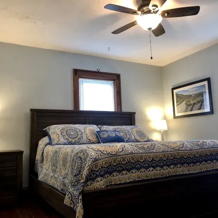 Rural Home, Hot Tub, Campfire, Hardwood Floors
