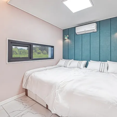 Pohang Vivaldine Pool Villa