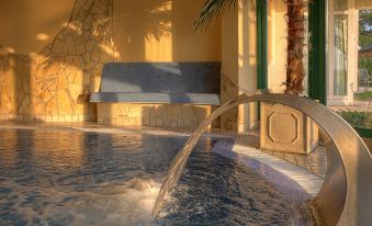Seetelhotel Ostseeresidenz Bansin Mit Pool Und Unmittelbarer Strandnähe