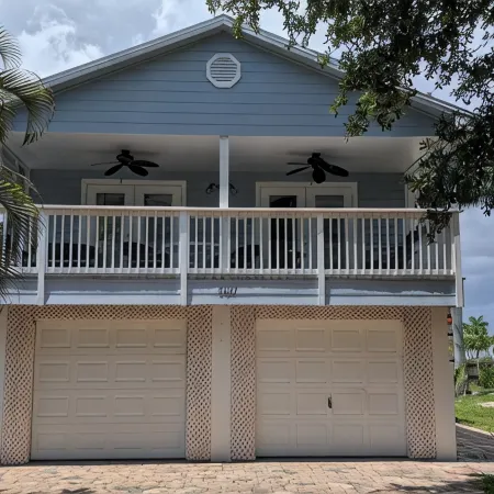 Keys stilt house top floor unit