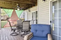 Next To SDC & Table Rock Lake. 20ft Patio. King Master 2BR 2BA.Full Size Kitchen - 4-Star