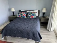 Driftwood Beach adjacent, off season rate, 20% off week, BEACH FRONT! - Balkoner