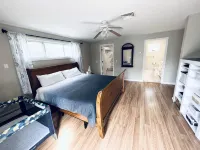 Great location! Short walk to the beach, 5min drive to center! A lot of capacity - Wifi