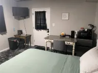 Private Basement Room Pet Friendly Fenced Yard - Wifi