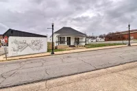 Historic West Plains Home: Walk to MSU + Dtwn - Wi-Fi