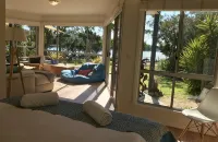 Private, sunny, waterfront retreat - Bay of Fires - 4-Star