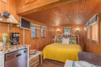 Train Caboose w/ Upscale Amenities Minutes to Waynesville & Asheville - Wi-Fi