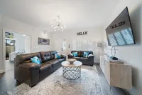 Newly Redone and  furnished 2/2 condo that is walking distance to the beach - con encanto