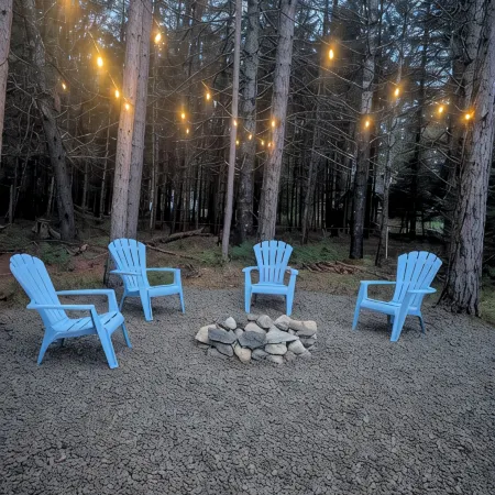 Wilderness Retreat 3-bedroom cabin in Eustis, Maine