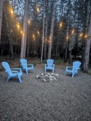 Wilderness Retreat 3-bedroom cabin in Eustis, Maine - Hytter