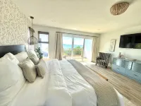 Fully remodeled lake house with gorgeous views of Bull Shoals Lake! - 4성급