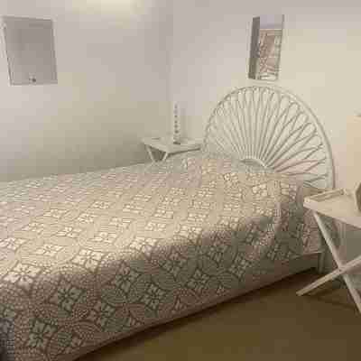 Absolute Beachfront on the cliff with easy stair access to the beach (BYO LINEN) Rooms