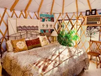 The Yoga Yurta... Extremely Civilized Glamping at Sunny Mellow Eco Villa! - Villas