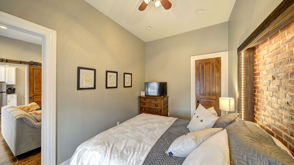 Historic Downtown Hawley Loft