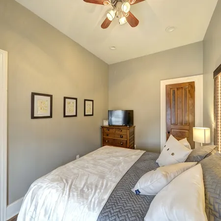 Historic Downtown Hawley Loft