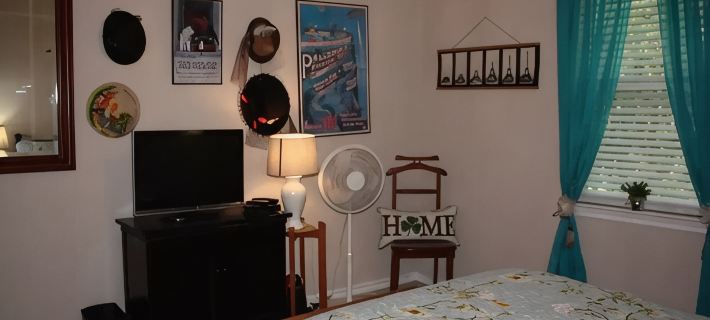 Modern home - quiet neighborhood Hotels in Bastrop County