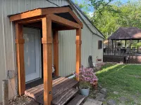 Lots of Beds Huge Deck and a Short Walk to the Lake. It’s Time to be on the Lake - Chalets